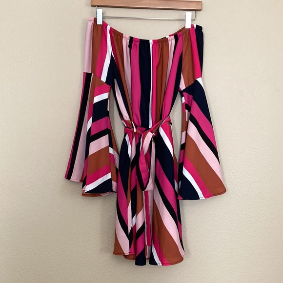 [VICI] Claremont Pocketed Off The Shoulder Dress - Picture 6 of 6